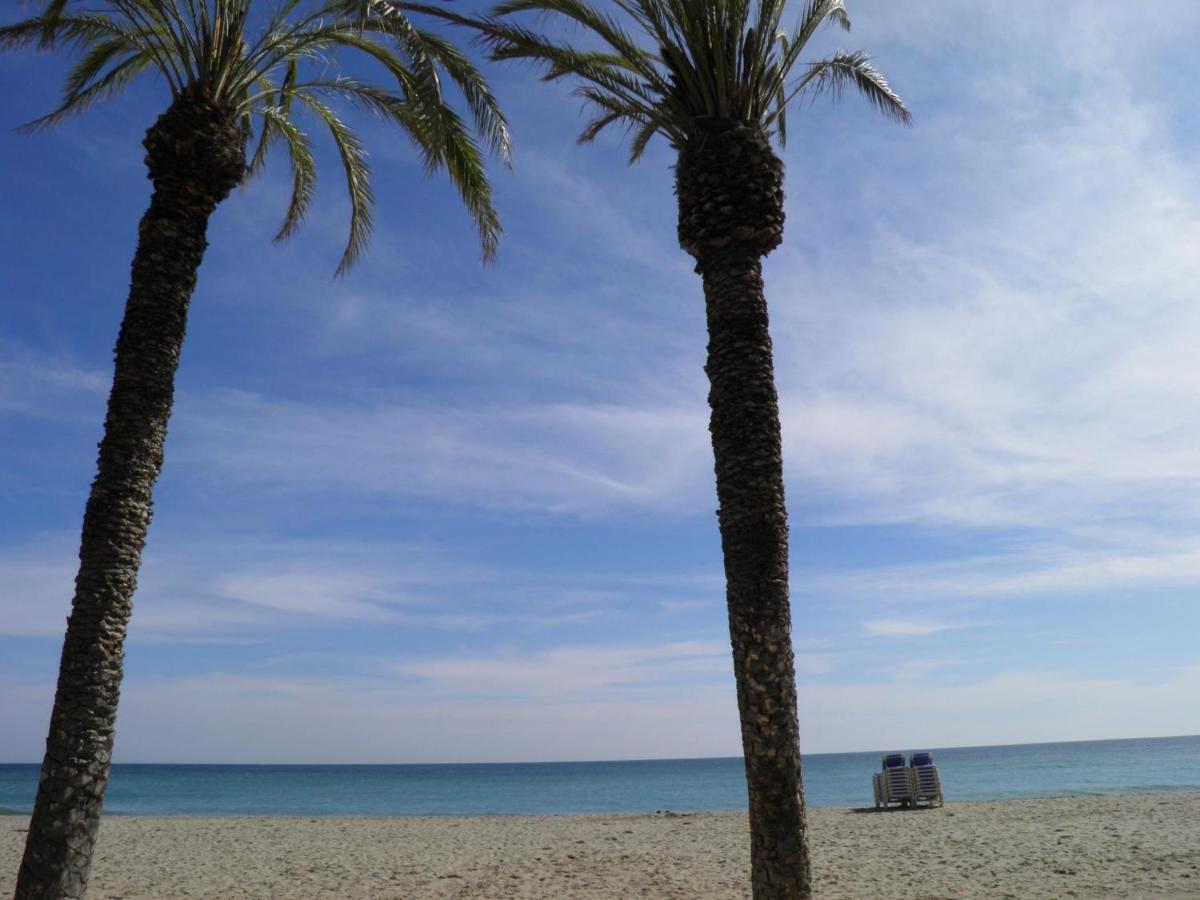 Suitur Apartamento Frente A La Playa De Calafell Lägenhet Exteriör bild