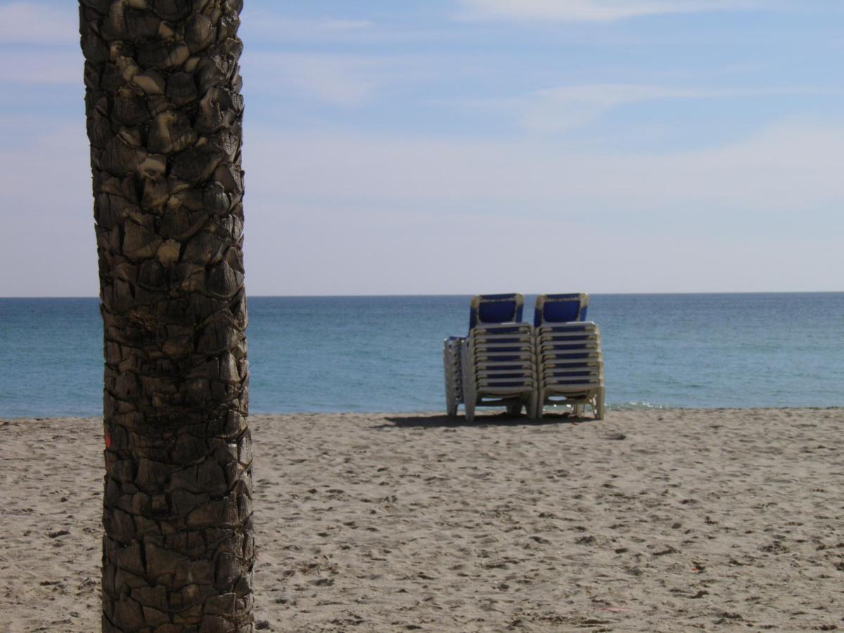 Suitur Apartamento Frente A La Playa De Calafell Lägenhet Exteriör bild