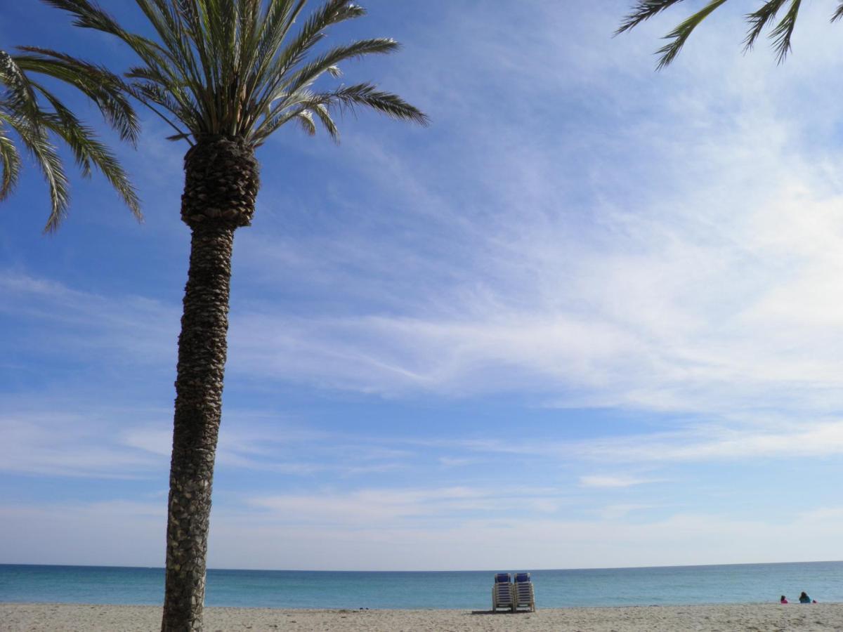 Suitur Apartamento Frente A La Playa De Calafell Lägenhet Exteriör bild